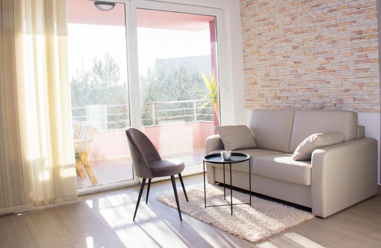 Apartments Karla Bibinje Εξωτερικό φωτογραφία