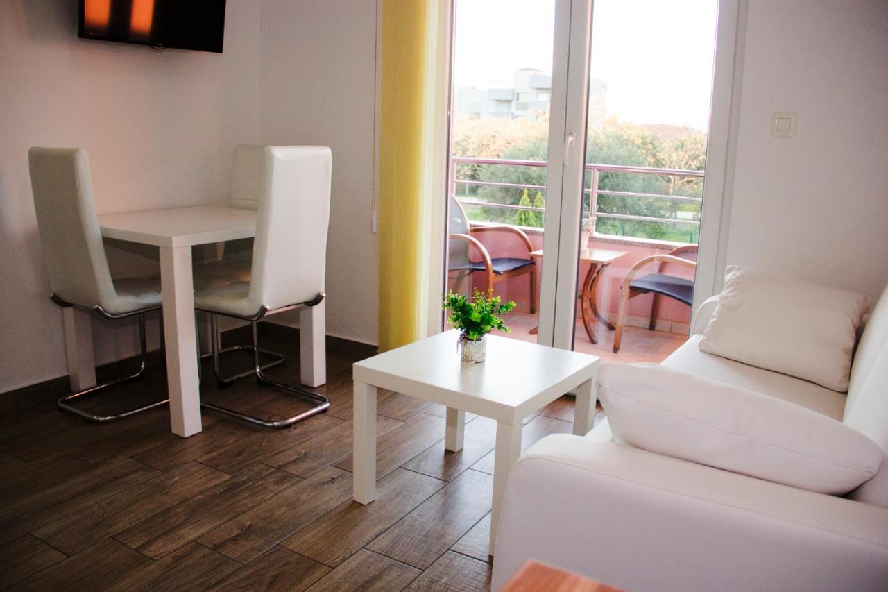 Apartments Karla Bibinje Εξωτερικό φωτογραφία