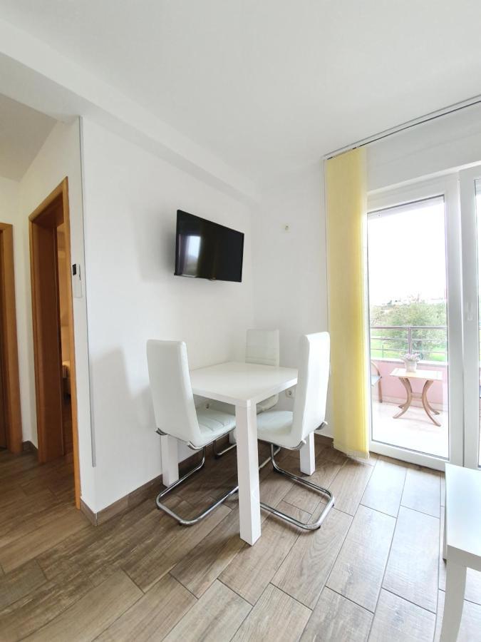 Apartments Karla Bibinje Εξωτερικό φωτογραφία